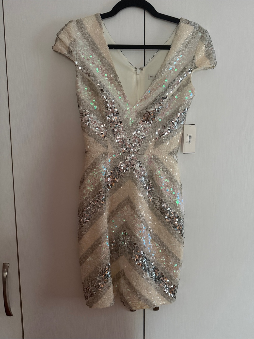 Dress the Population Ivory and Silver Sequin V-Neck Mini Dress size XS